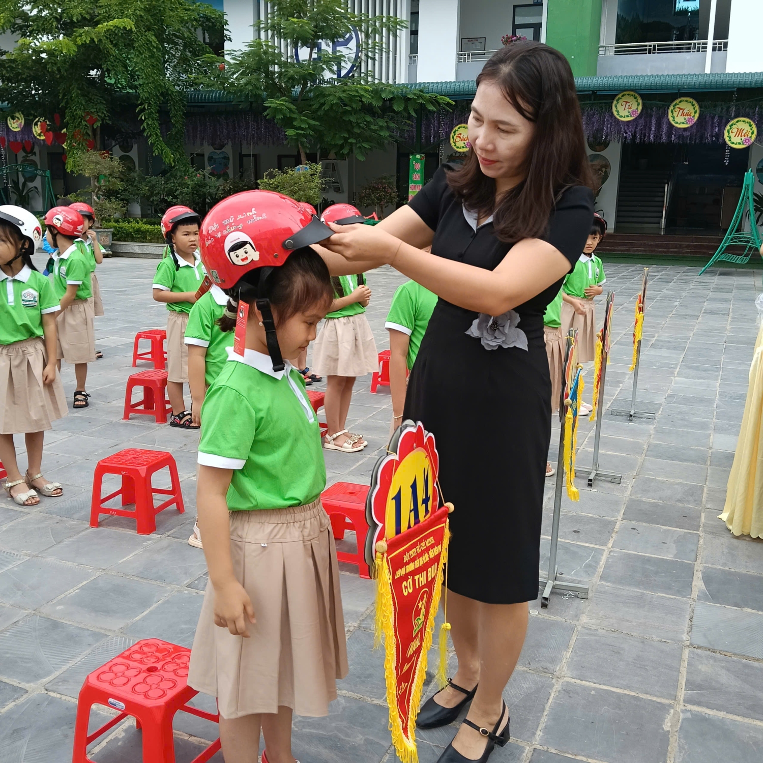 AN TOÀN CHO EM- HẠNH PHÚC CHO GIA ĐÌNH